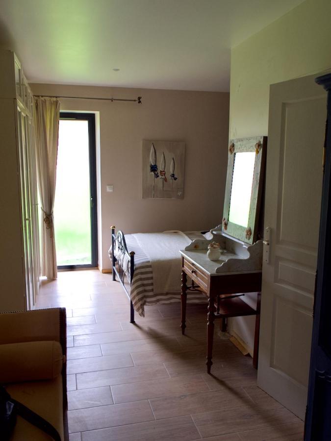 Tante Pim Appartement Neuilly-sur-Eure Buitenkant foto